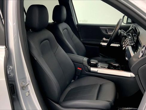 Used 2022 Mercedes-Benz GLB 250 image 6