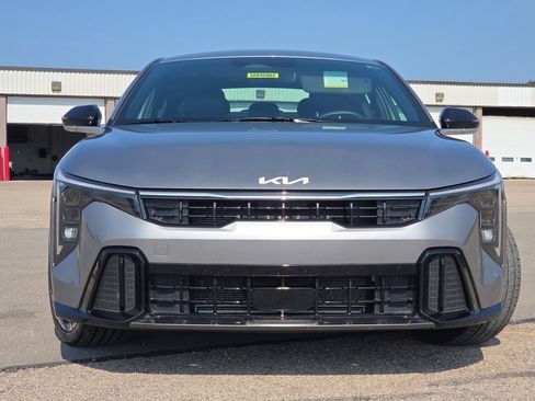 Used 2025 Kia K4 GT-Line FWD image 3
