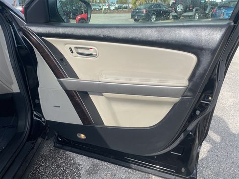 Used 2010 MAZDA CX-9 Grand Touring w/ Moonroof & Bose Audio Pkg image 25
