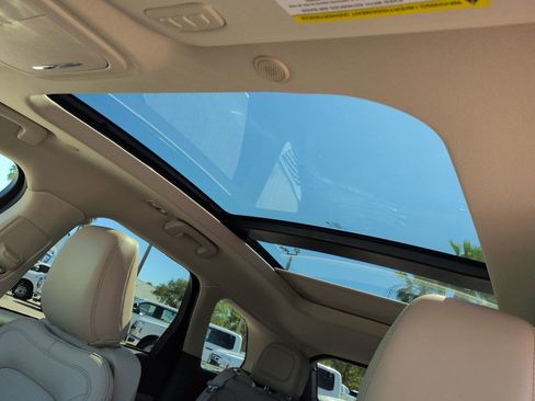 Certified 2024 Lincoln Corsair FWD w/ Equipment Group 101A image 20