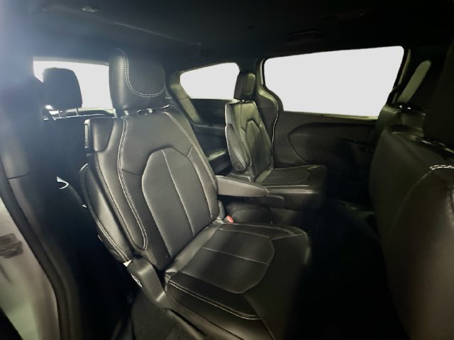 New 2026 Chrysler Pacifica Select AWD/4WD image 28