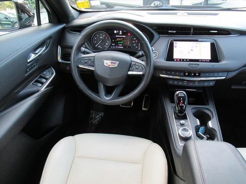 Used 2020 Cadillac XT4 Sport image 12