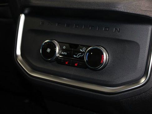 New 2025 Ford Expedition Platinum w/ Stealth Performance Package image 38