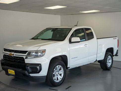 Used 2022 Chevrolet Colorado LT w/ Safety Package AWD/4WD image 3