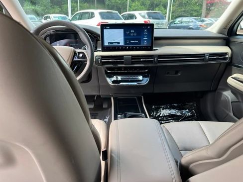 Used 2023 Lincoln Corsair FWD w/ Equipment Group 101A image 16