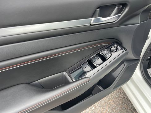 Used 2023 Nissan Altima 2.0 SR image 14