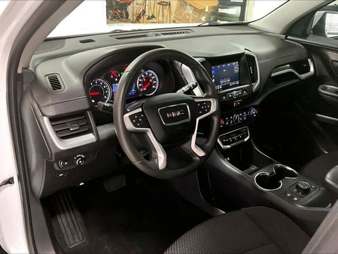Used 2022 GMC Terrain SLE w/ Driver Convenience Package image 2