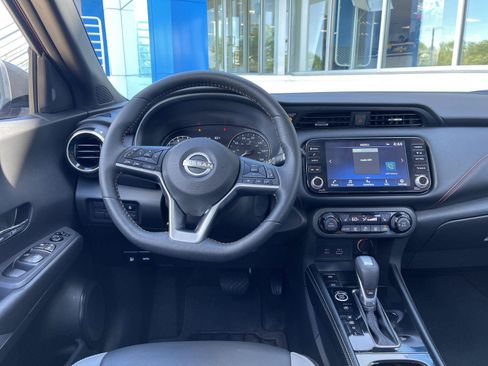 Used 2023 Nissan Kicks SR w/ SR Premium Package FWD image 15