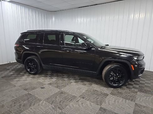 Used 2024 Jeep Grand Cherokee L Laredo AWD/4WD image 1