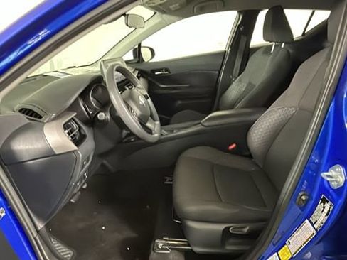 Used 2020 Toyota C-HR LE FWD image 11