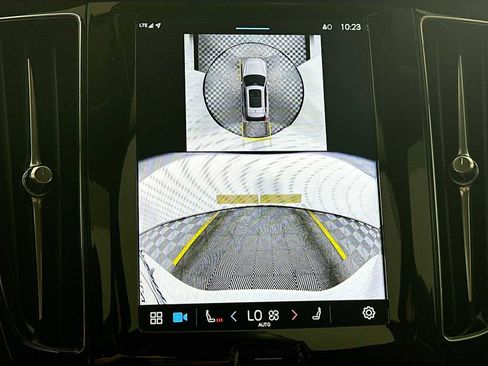 Used 2025 Volvo XC60 T8 Plus image 15