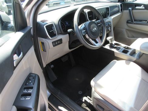 Used 2020 Kia Sportage LX w/ LX Popular Package FWD image 12