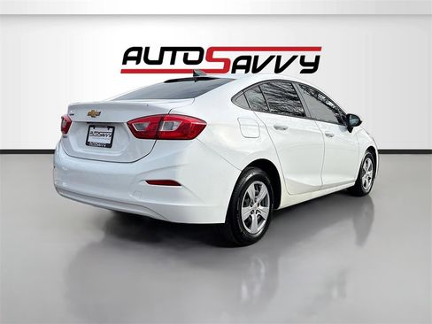 Used 2018 Chevrolet Cruze LS image 7