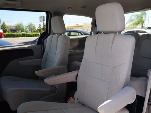 Used 2012 Dodge Grand Caravan SXT FWD image 11