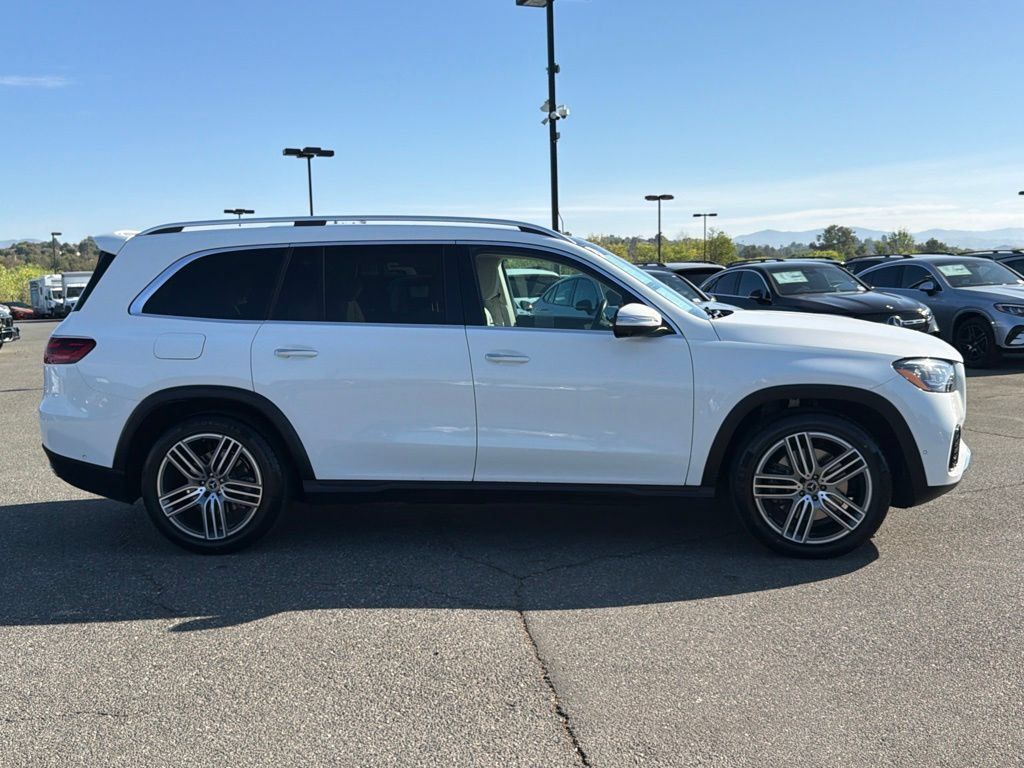 Used 2024 Mercedes-Benz GLS 450 4MATIC image 6