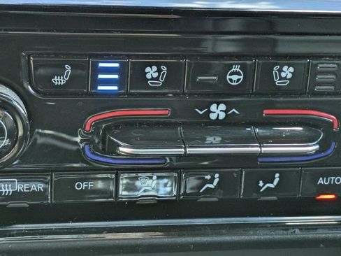 Certified 2025 Jeep Grand Cherokee Limited w/ Luxury Tech Group II image 25