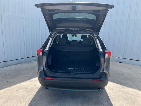 Used 2022 Toyota RAV4 LE AWD/4WD image 8