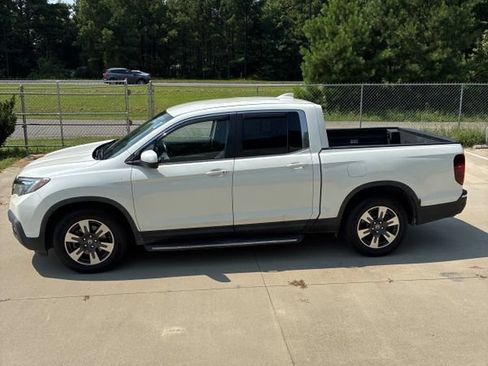 Used 2017 Honda Ridgeline RTL-T image 2