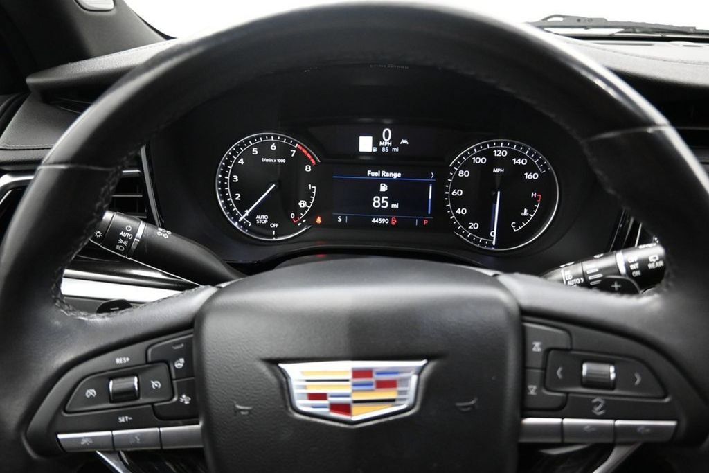 Used 2023 Cadillac XT6 Premium Luxury FWD image 17