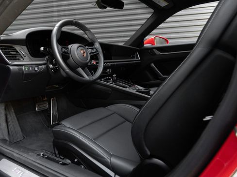 Certified 2025 Porsche 911 Carrera RWD image 4
