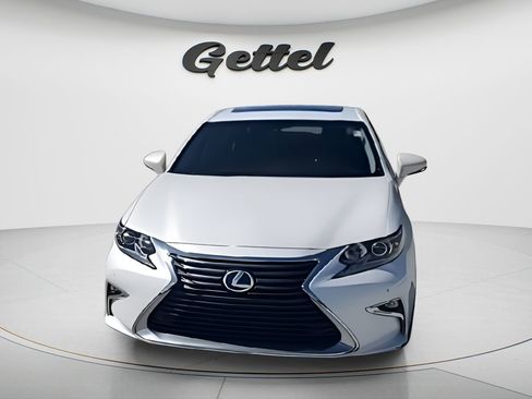 Used 2016 Lexus ES 350 w/ Premium Package w/Wood Trim image 3