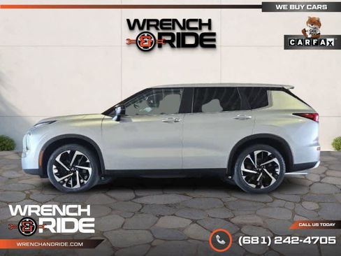 Used 2022 Mitsubishi Outlander SE image 12