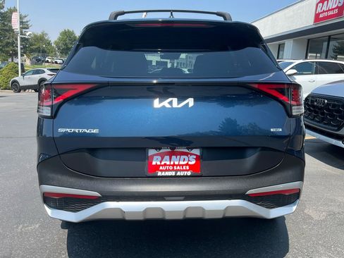 Used 2023 Kia Sportage EX AWD/4WD image 9