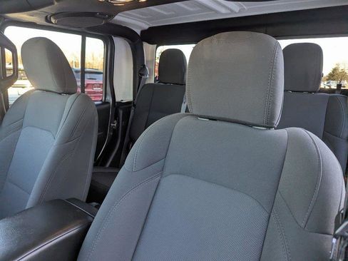 Used 2022 Jeep Gladiator Willys image 14