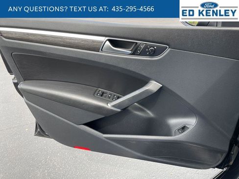 Used 2018 Volkswagen Passat 2.0T SEL Premium FWD image 21