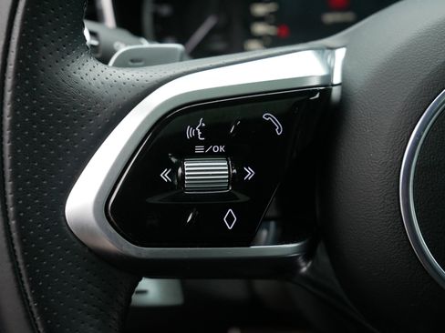 Used 2022 Jaguar XF R-Dynamic SE image 23