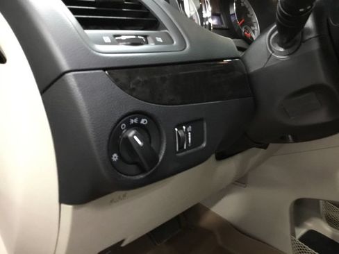 Used 2015 Dodge Grand Caravan SXT FWD image 6
