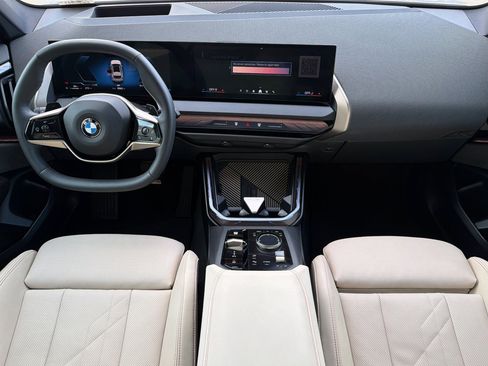 Used 2025 BMW X3 xDrive30i w/ Premium Package image 17