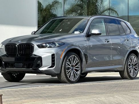New 2026 BMW X5 xDrive40i w/ M Sport Package AWD/4WD image 7
