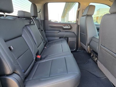 Used 2026 GMC Sierra 1500 SLT image 27