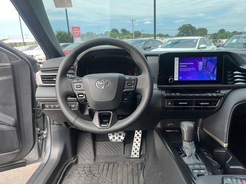 Used 2026 Toyota Camry SE FWD image 22