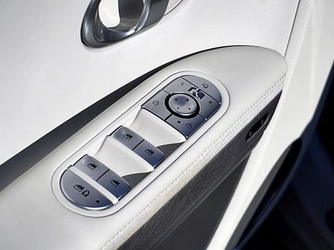 Certified 2024 Hyundai Ioniq 5 Limited RWD image 25