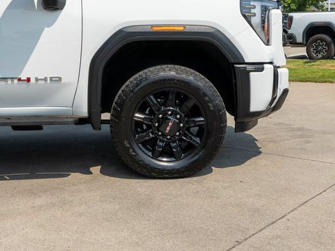 Used 2024 GMC Sierra 2500 AT4 w/ AT4 Premium Plus Package AWD/4WD image 39