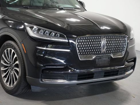 Used 2023 Lincoln Aviator 2WD w/ Premium Package image 4