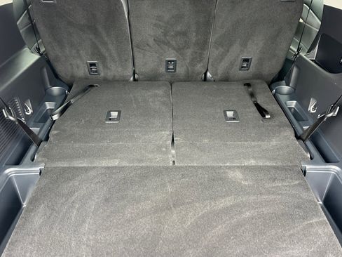 Used 2025 Ford Explorer Active w/ Active Comfort Package image 16