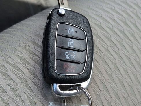 Used 2017 Hyundai Santa Fe Sport FWD image 26