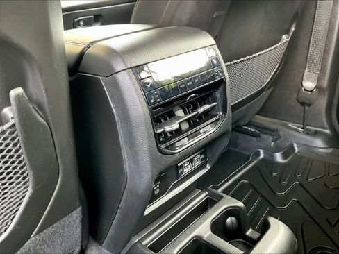 Used 2021 Jeep Grand Cherokee L Limited AWD/4WD image 10