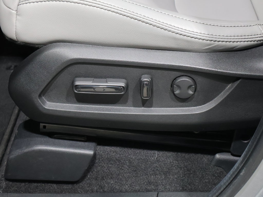 Used 2024 Honda Pilot Touring image 10
