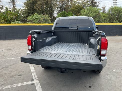 Used 2021 Toyota Tacoma SR5 AWD/4WD image 25