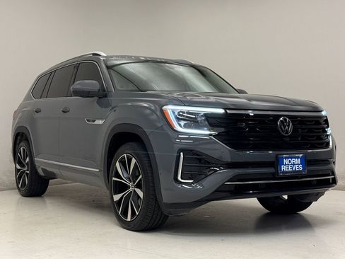 Used 2025 Volkswagen Atlas SEL Premium R-Line AWD/4WD image 4