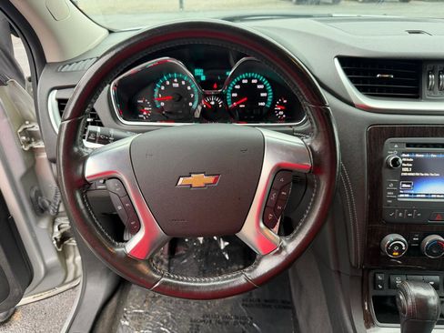 Used 2017 Chevrolet Traverse LT w/ Style and Technology Package image 28