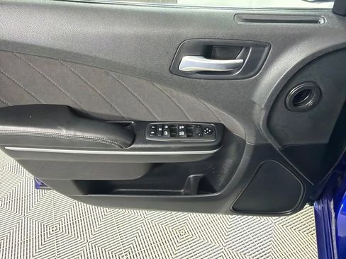 Used 2021 Dodge Charger SXT w/ Driver Convenience Group RWD image 11