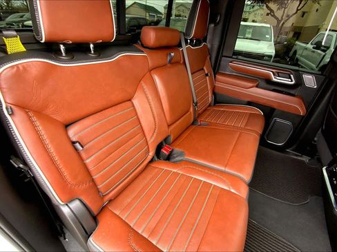 Used 2025 GMC Sierra 2500 Denali Ultimate image 18