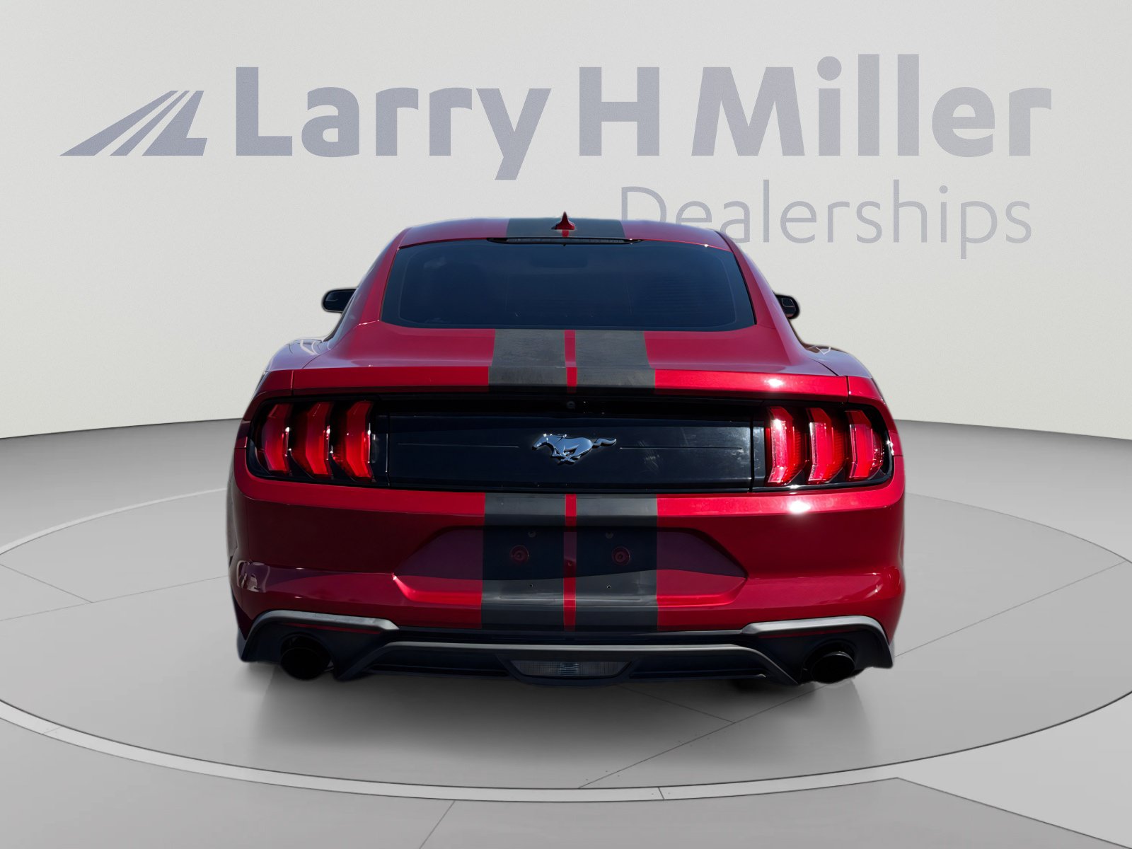 Used 2020 Ford Mustang Coupe RWD image 4