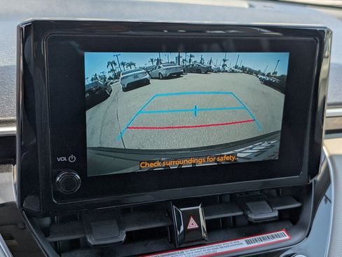 Used 2025 Toyota Corolla Cross L FWD image 6