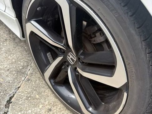 Used 2018 Honda Accord Sport image 7